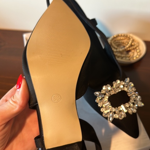 BLACK SLINGBACKS - Picture 2 of 2